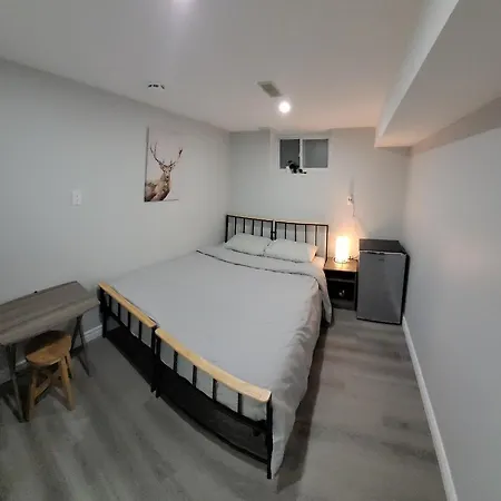 Guest House Basement - Master Bedrooms In Bayview Village